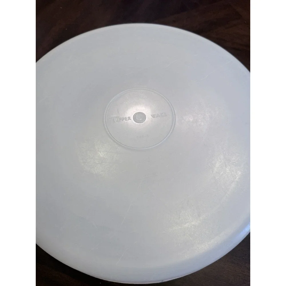 Vintage Tupperware Pie Carrier Round Lid 224-9 242-1